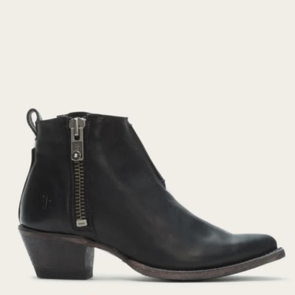 Frye Sasha Moto shortie boots size 7